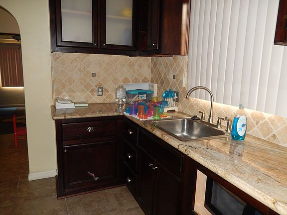 3rd image of 140 W Orange Grove Ave