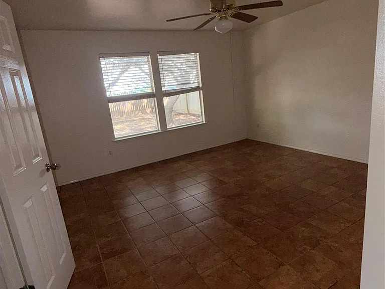931 Brandi Cir — Photo 7