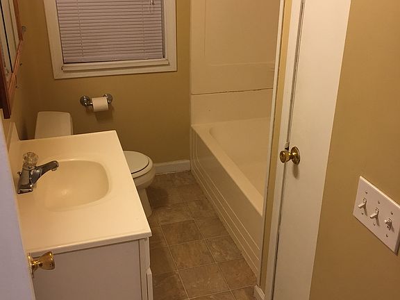 5th image of 2730 Glenrose St