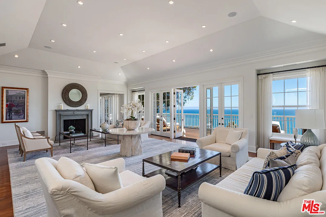8 bed, 10.0 bath, 10438 sqft, $95,000 — Photo 4