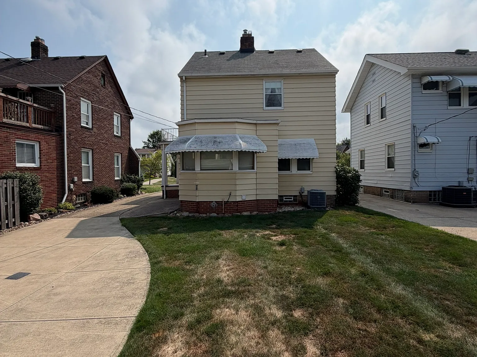 3 bed, 1130 sqft, $1,595 — Photo 3