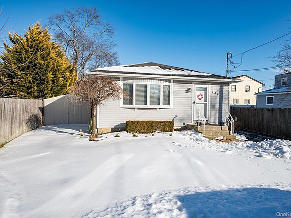 3rd image of 249 Hampton Road