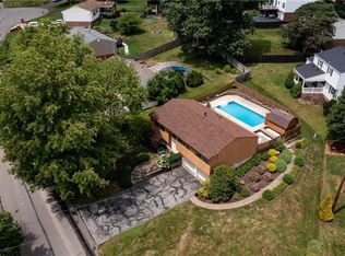 102 Shadow Ln, Coraopolis, PA 15108