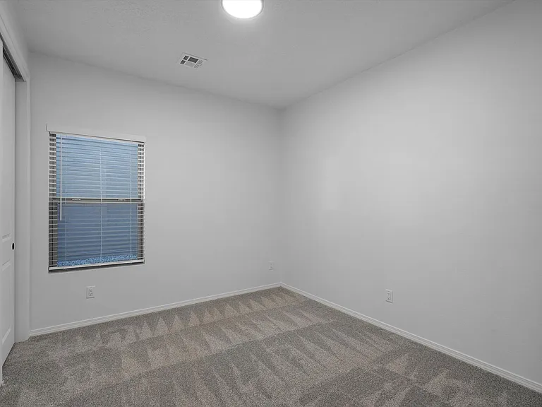 4017 Silver Springs Rd NE — Photo 21