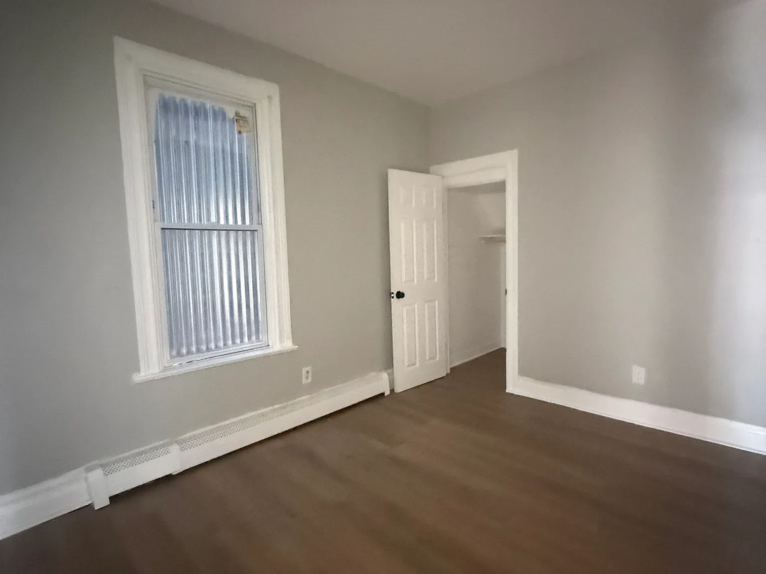 3 bed, $2,150 — Photo 2