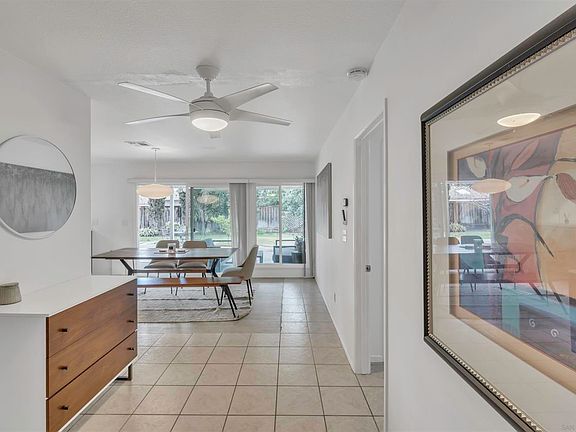 4th image of 17052 Bernardo Oaks Dr