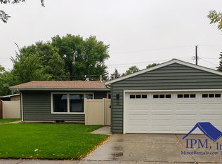 10 24th St SW, Minot, ND 58701