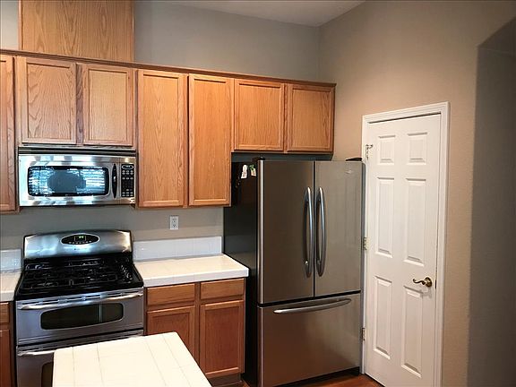 5th image of 2636 Chaucer St