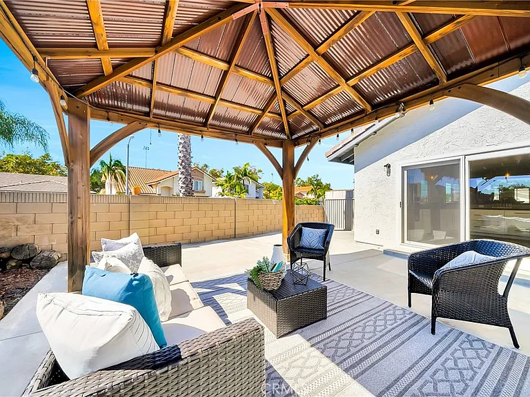 3482 Almond St — Photo 30