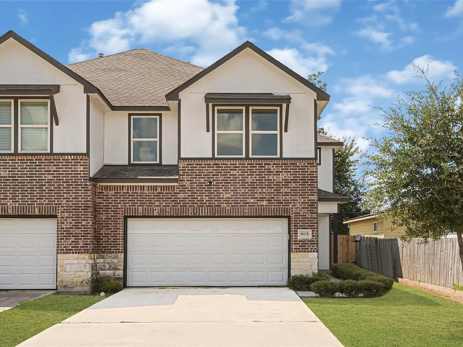 4 bed, 2.5 bath, 1852 sqft, $2,350 — Photo 2