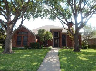 4208 Meadowdale Dr, Carrollton, TX 75010