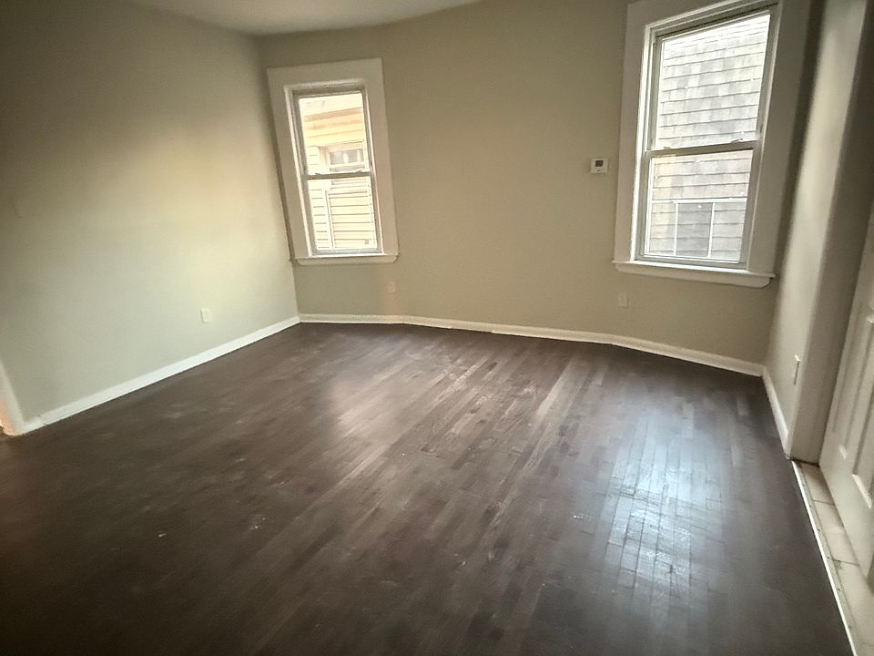 1st image of 115 Rose Ter Floor 3