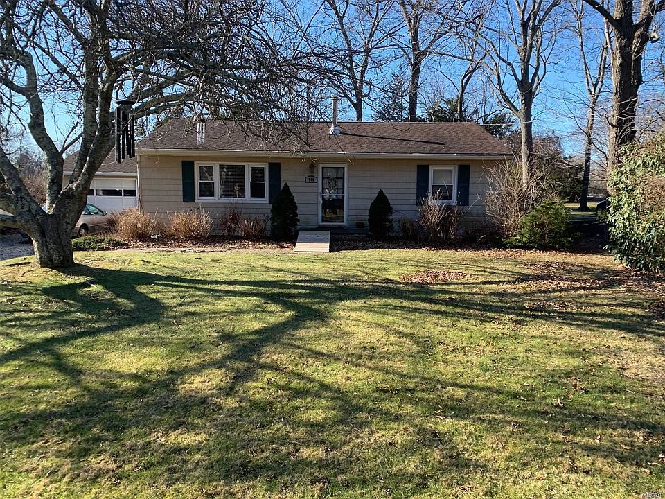 2nd image of 760 Old Orchard Ln