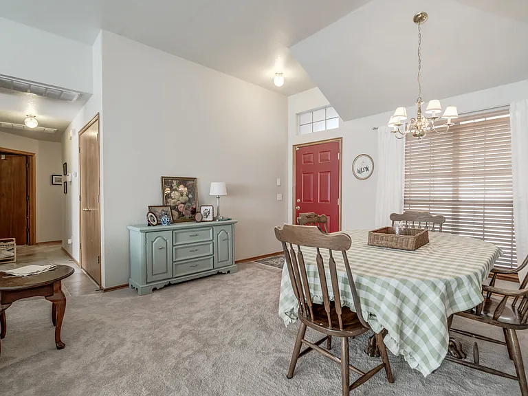 16232 Seminole Dr — Photo 34