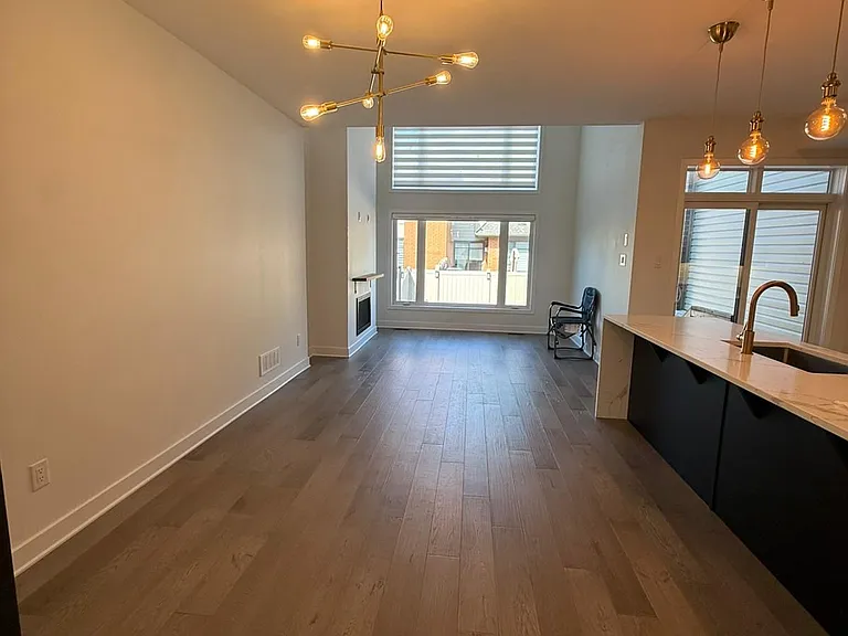 92 Longworth Ave — Photo 13