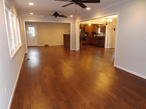 3rd image of 1118 Young Ave