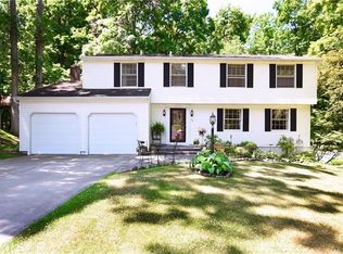 29 Chesham Way, Fairport, NY 14450