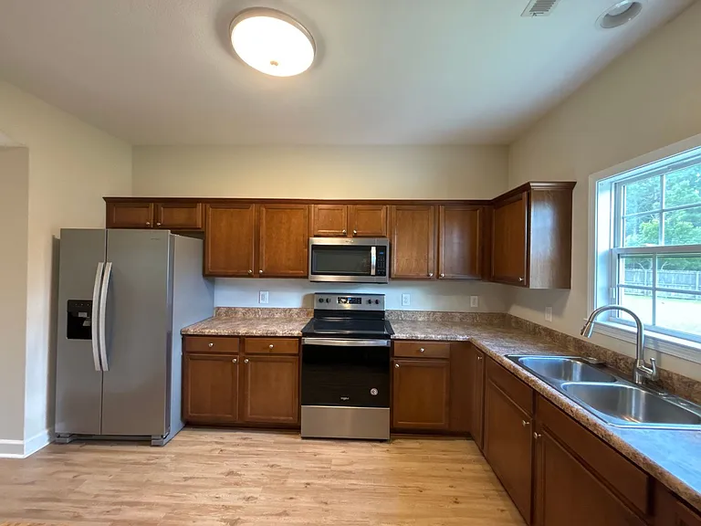 202 Prism Ct — Photo 9