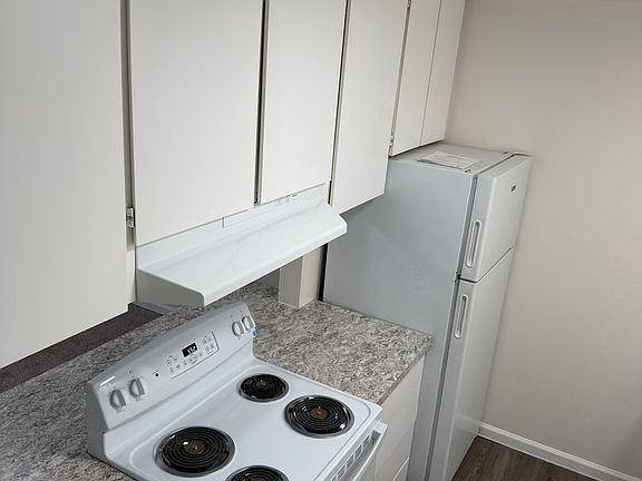 5th image of 918 Sunset Ave #924