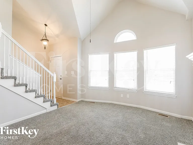 11328 N Wyandotte St — Photo 3