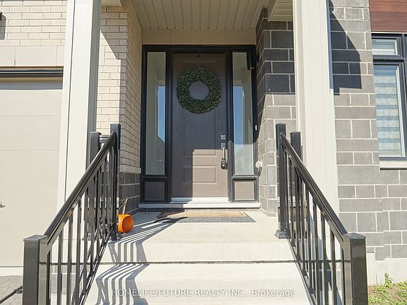3rd image of 117 Deer Ridge Cres