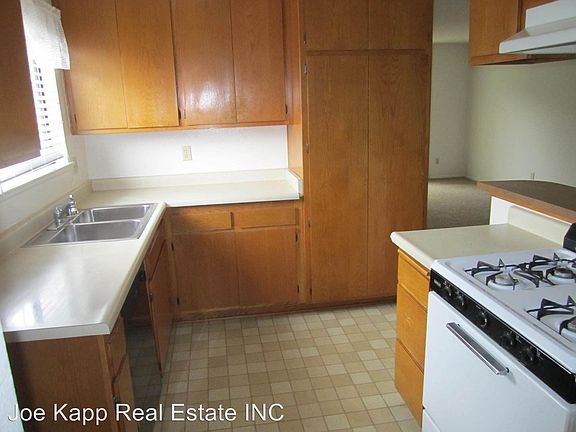 3rd image of 337 Walnut Dr