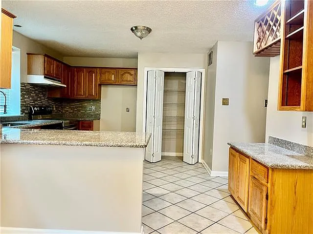 19 Rush Dr — Photo 5