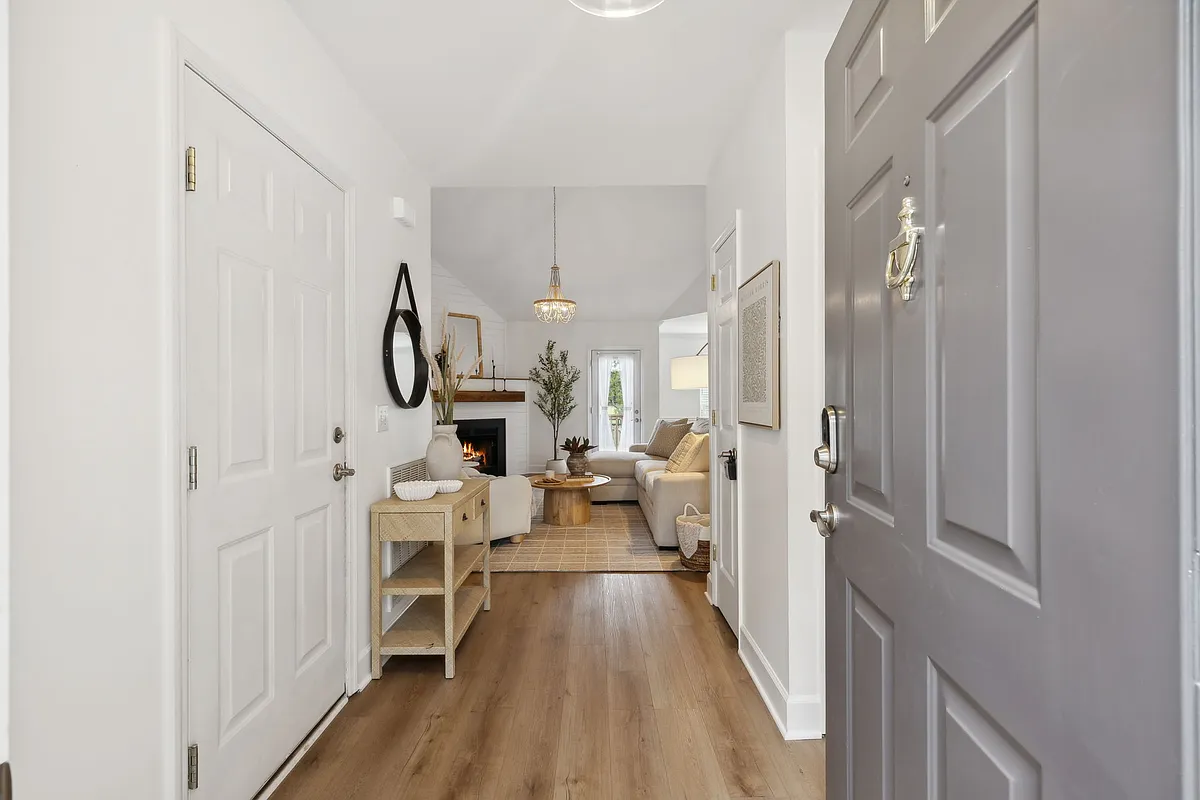 Building Photo - 304 Crooked Oak Ct