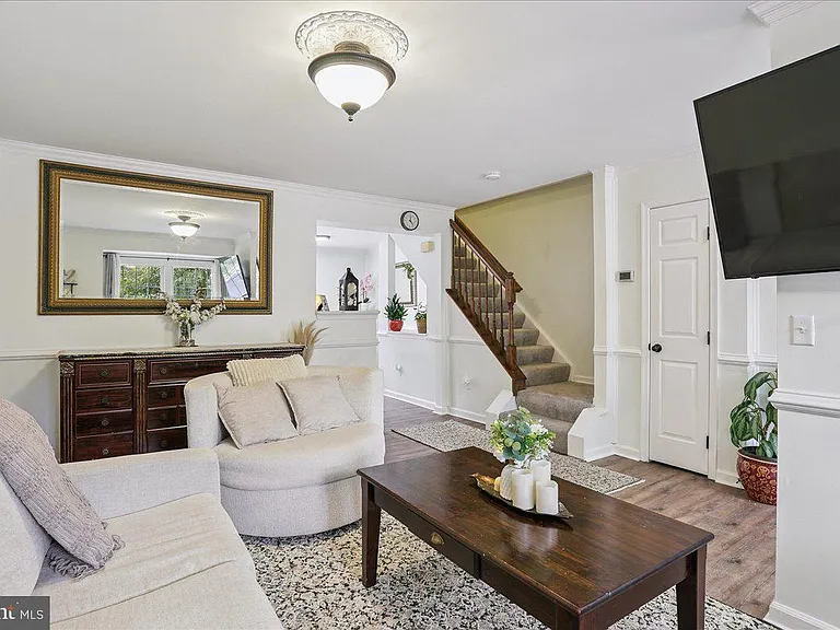 9781 Mock Orange Ct — Photo 5