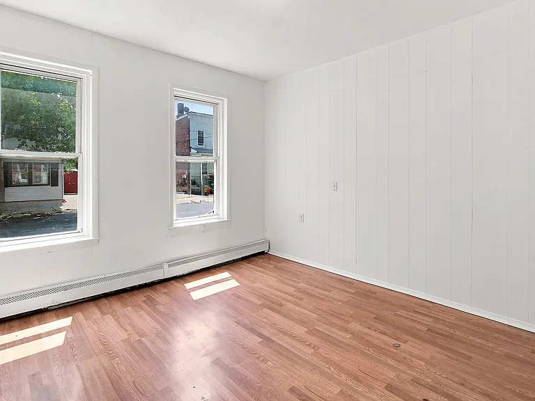 320 Hewitt St #1 — Photo 6