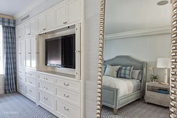 Sold by Corcoran | media 12