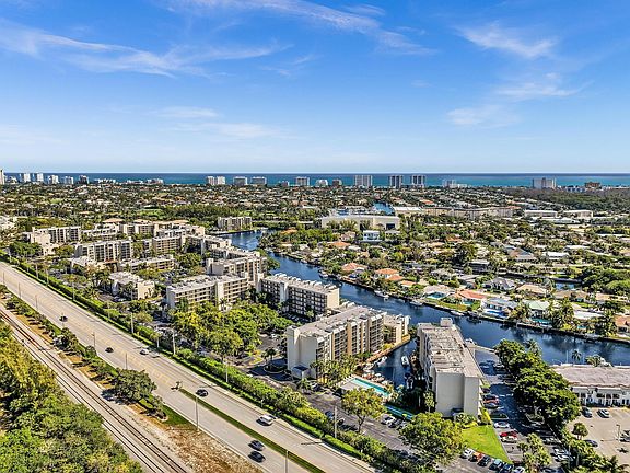 2nd image of 100 Royal Palm Way #303