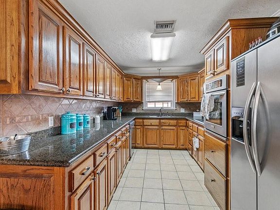 5th image of 2808 Saint Francis St