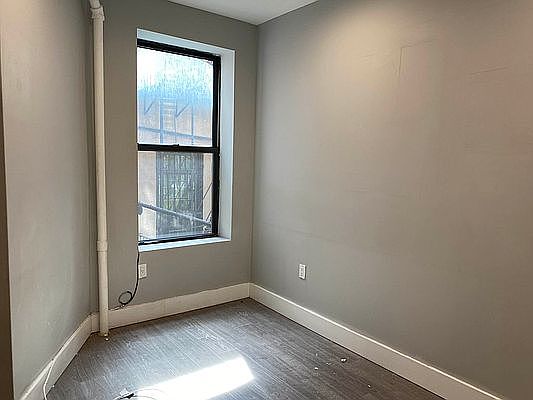 4th image of 411 E 118th St APT 10