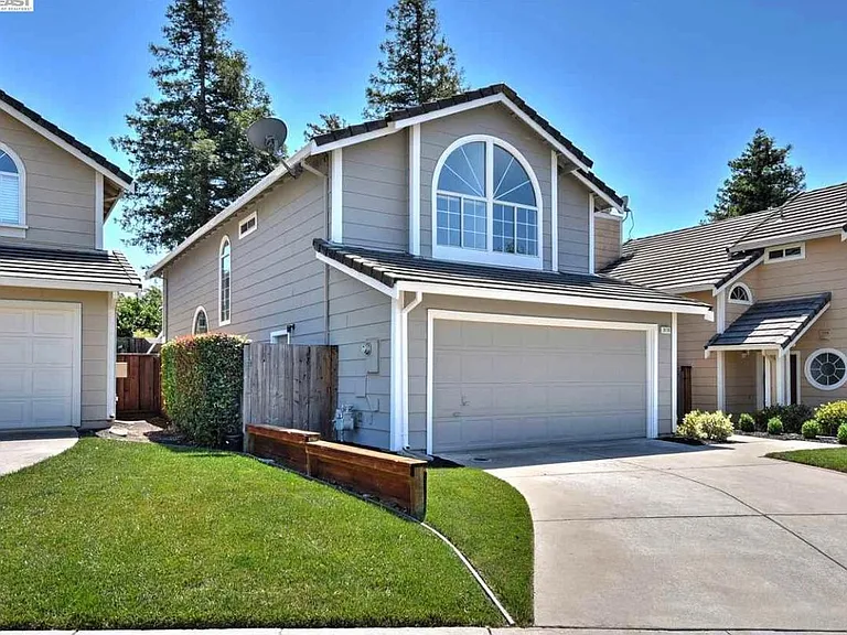 3110 Half Dome Dr — Photo 2