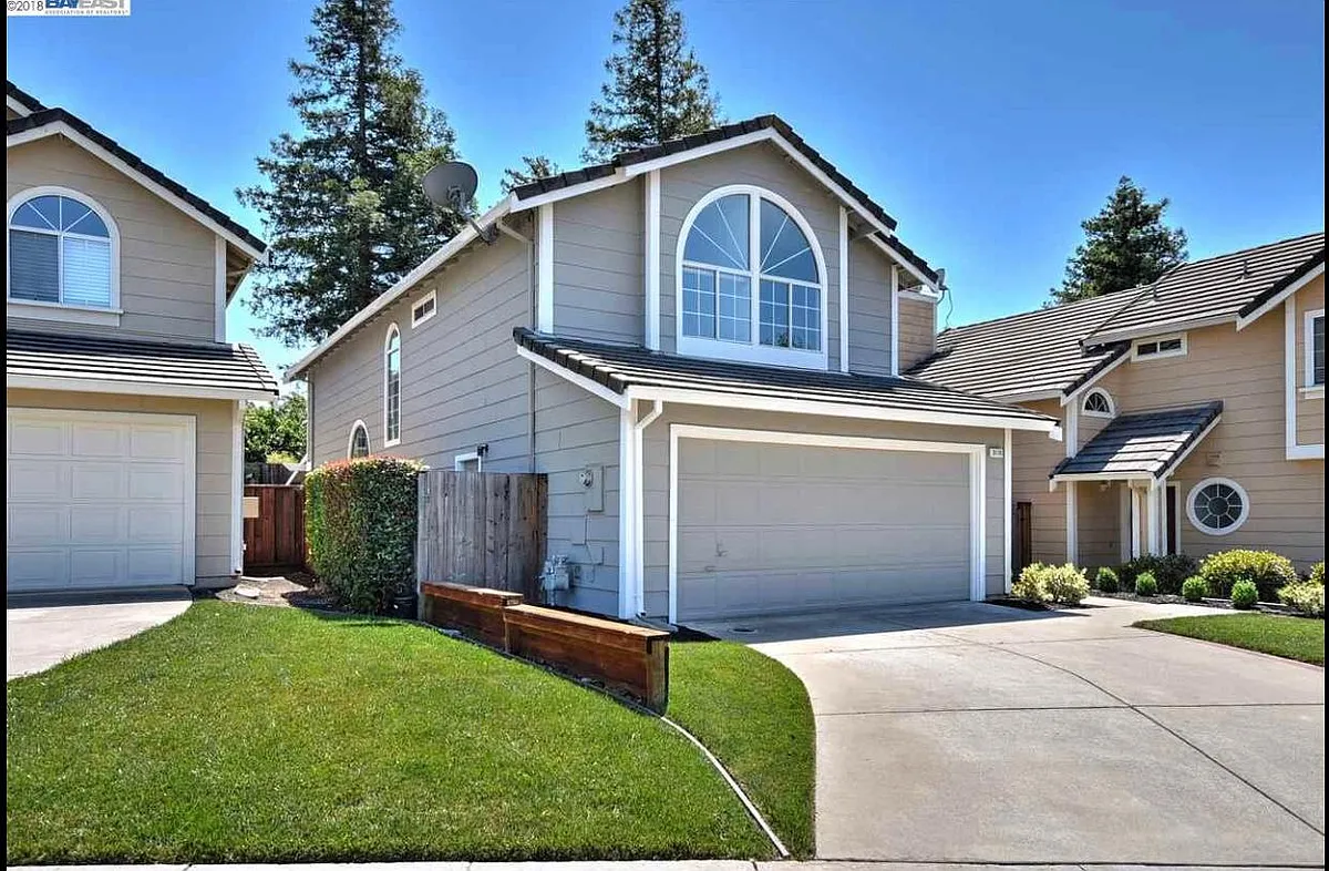 Building Photo - 3110 Half Dome Dr