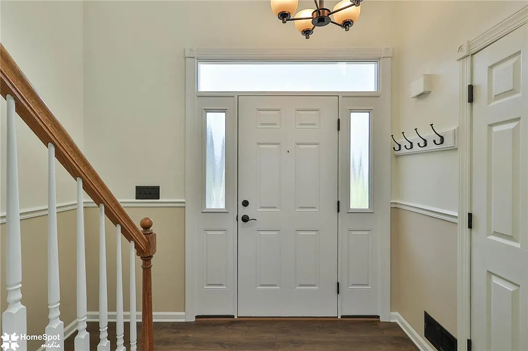 3 bed, 2.5 bath, 1448 sqft, $2,500 — Photo 2