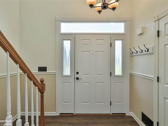 2nd image of 124 Stephanie Dr
