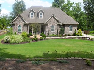 946 Eagles Harbor Dr, Hodges, SC 29653