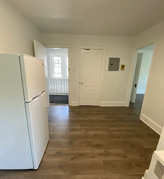 906 S 47th St #3F — Photo 2
