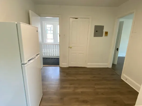 906 S 47th St APT 3F, Philadelphia, PA 19143