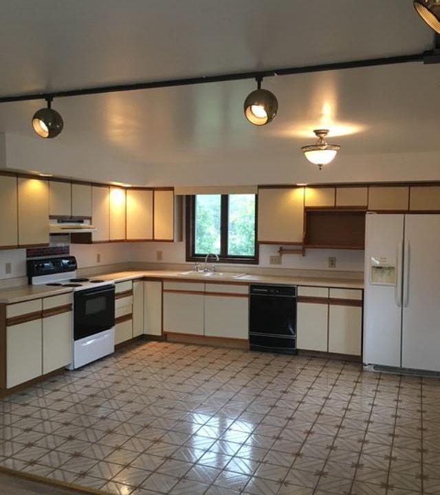 Large eat in kitchen