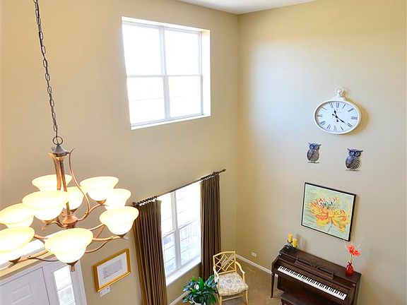 2nd image of 2823 Leonard Ln