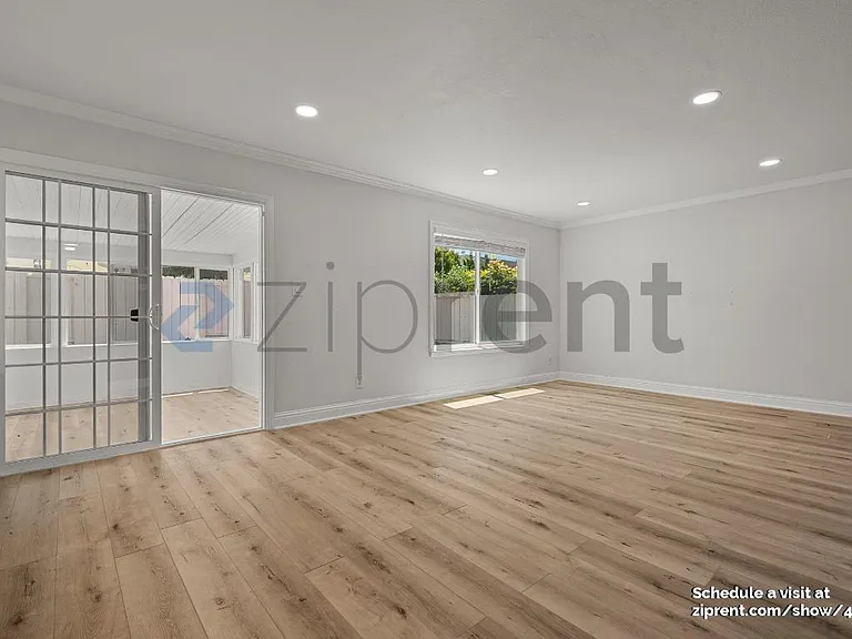 4574 Ellen Way — Photo 13