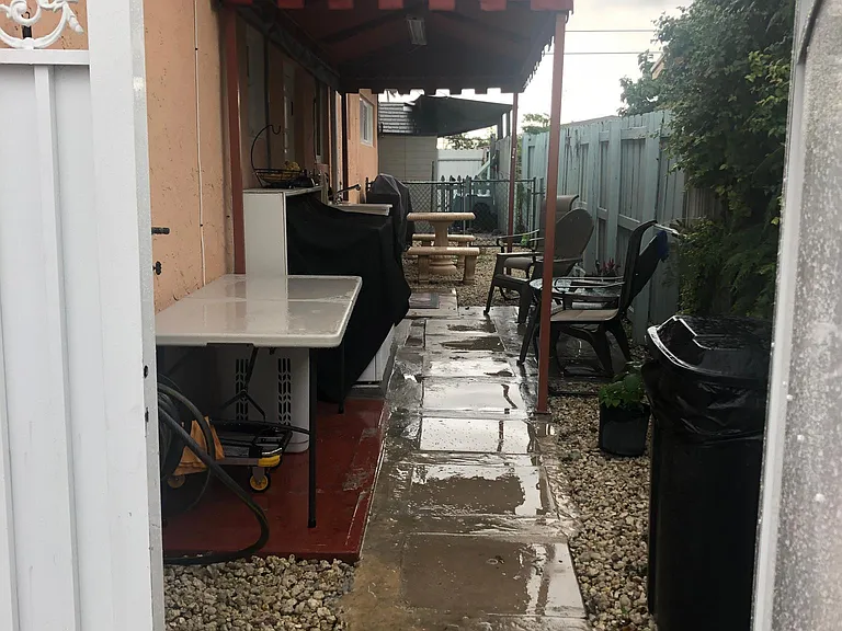 11512 NW 58th Ave — Photo 1