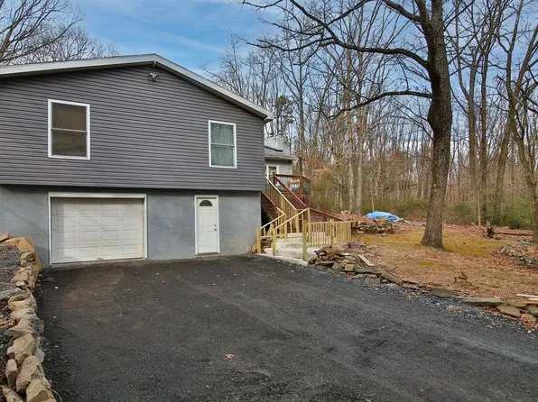 1415 David Ln, Effort, PA 18330