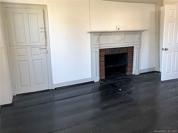 4th image of 27 Nichols Ave