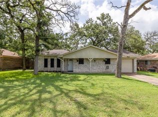 2208 Teton Dr, Bryan, TX 77803