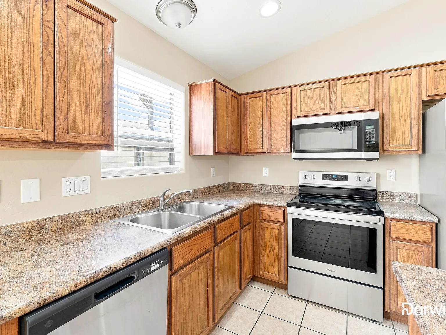 4 bed, 2.0 bath, 1454 sqft, $1,790 — Photo 4