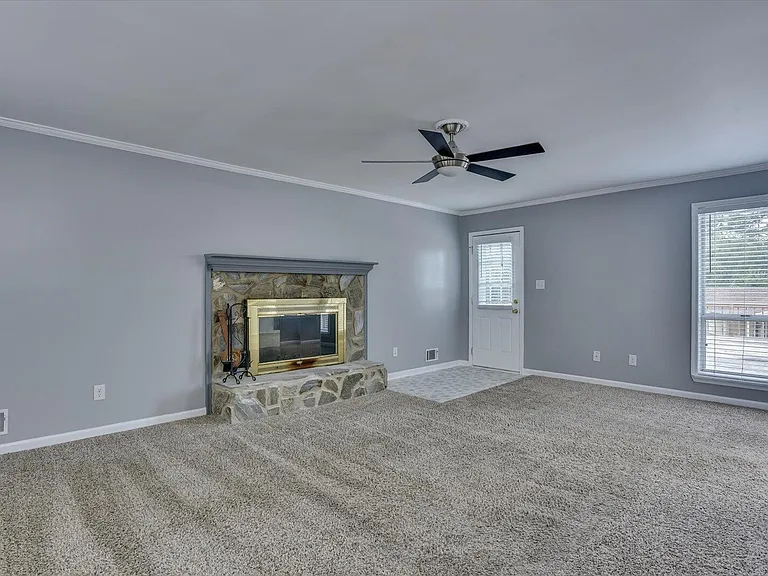 202 Holden Dr — Photo 9